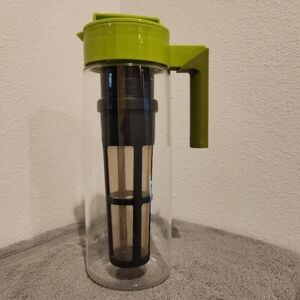 Takeya water bottle / tea strainer